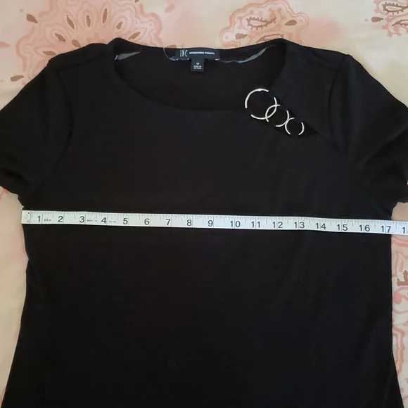 NWOT Black Tee. Silver Ring. Elegant Sexy - Picture 6 of 10